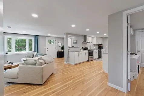 17 Ferndale Road Raymond NH 03077