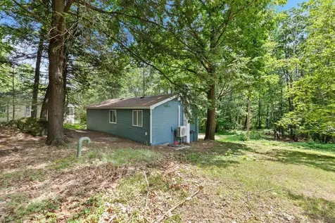 17 Ferndale Road Raymond NH 03077