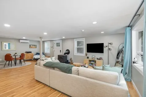 17 Ferndale Road Raymond NH 03077
