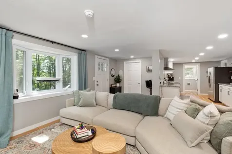 17 Ferndale Road Raymond NH 03077