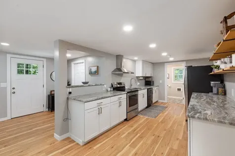 17 Ferndale Road Raymond NH 03077