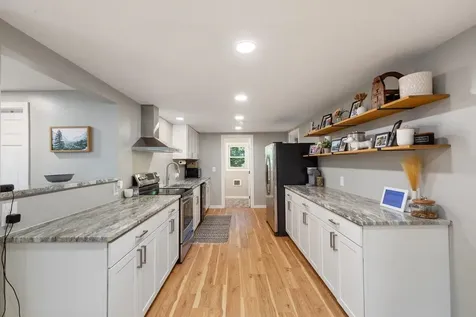 17 Ferndale Road Raymond NH 03077