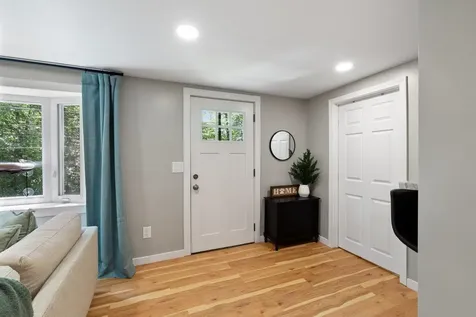 17 Ferndale Road Raymond NH 03077