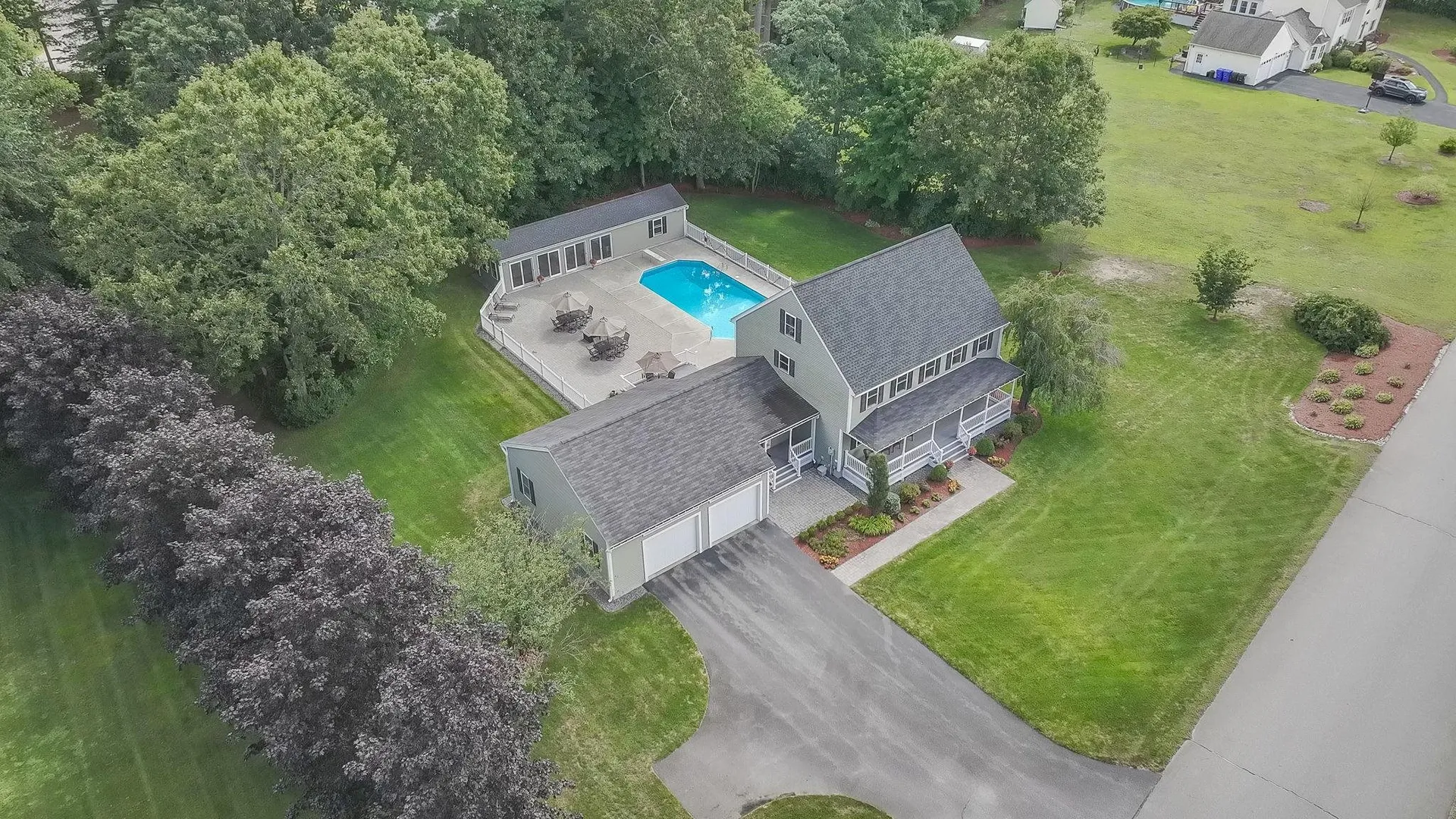 11 Wagner Way Hudson NH 03051