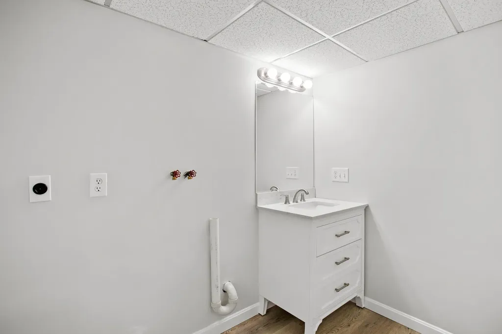 51 Derryfield Court Manchester NH 03104