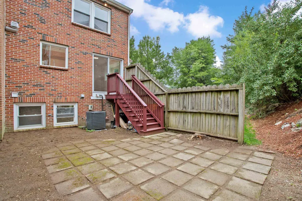 51 Derryfield Court Manchester NH 03104