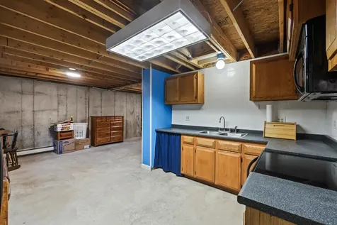 140 Wadleigh Falls Road Lee NH 03861