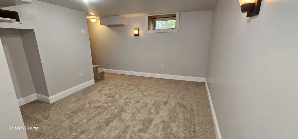 21 Elwood Avenue Manchester NH 03103