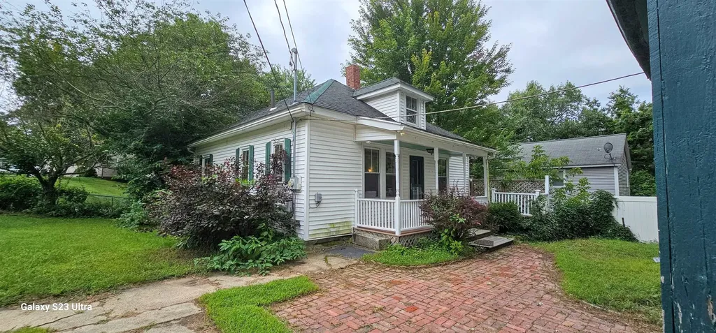 21 Elwood Avenue Manchester NH 03103