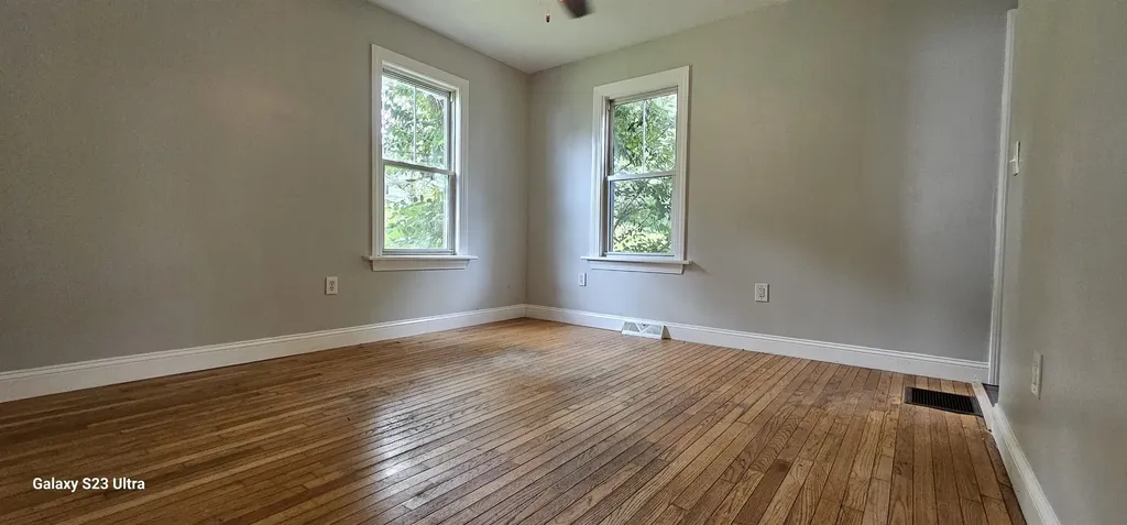 21 Elwood Avenue Manchester NH 03103