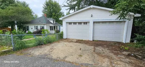 21 Elwood Avenue Manchester NH 03103