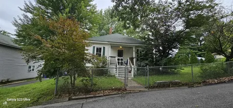 21 Elwood Avenue Manchester NH 03103