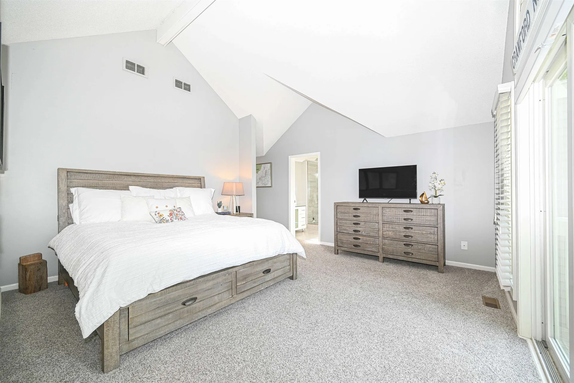 45 Chase Way Manchester NH 03104