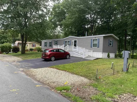 91 Cynthia Circle Seabrook NH 03874