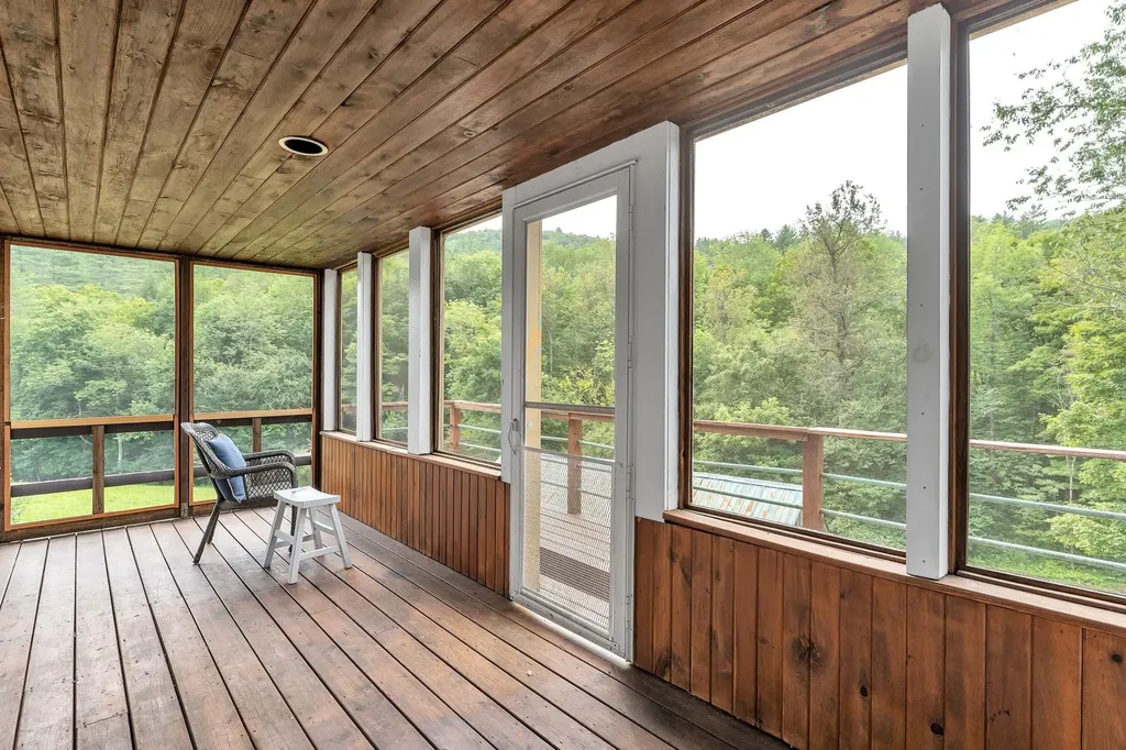 859 Moore Road Sharon VT 05068