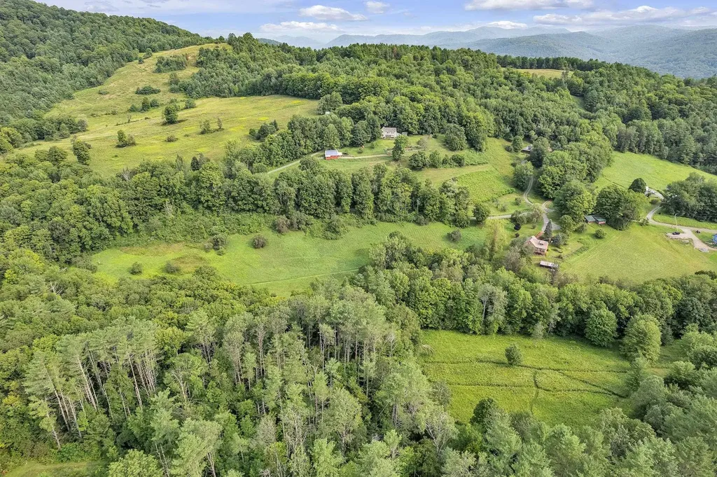 859 Moore Road Sharon VT 05068