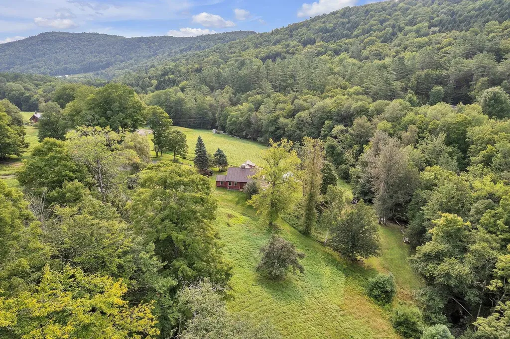 859 Moore Road Sharon VT 05068
