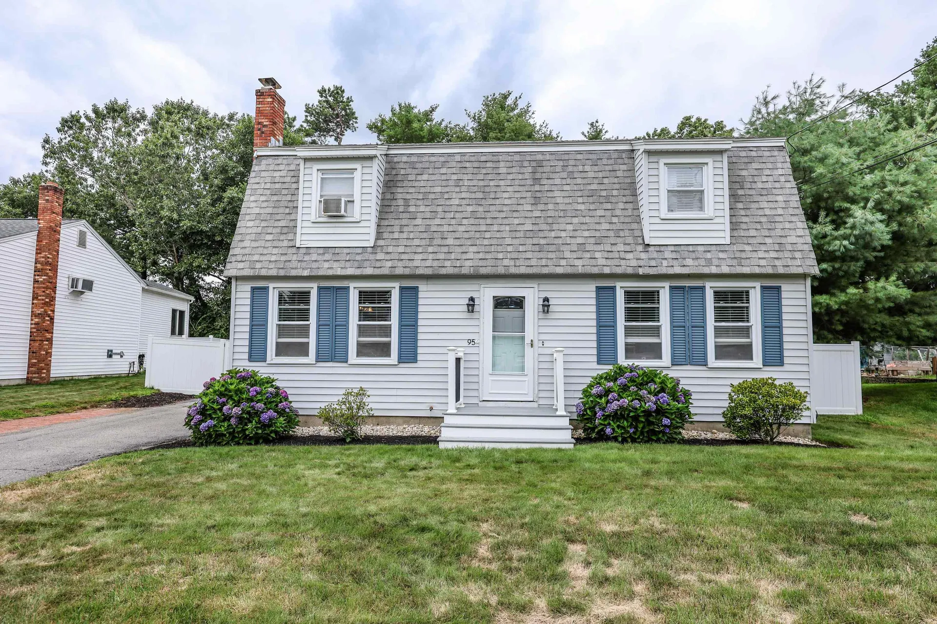 95 Hazelton Court Manchester NH 03103