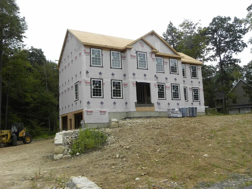28 Emily Lane Danville NH 03819