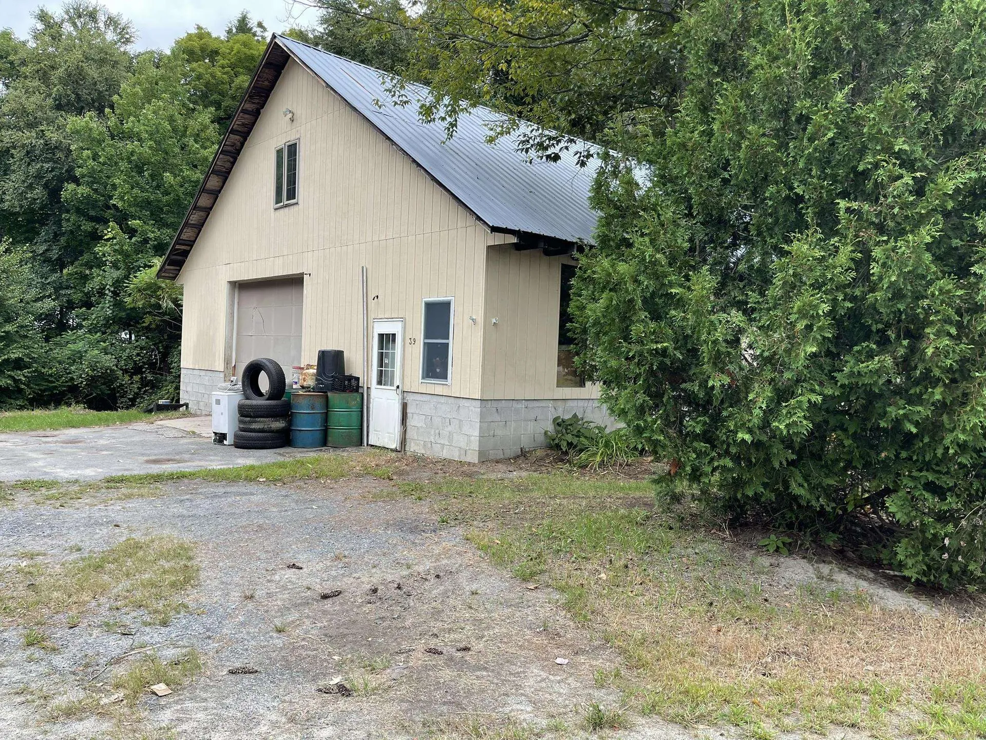 39 River Road Claremont NH 03743