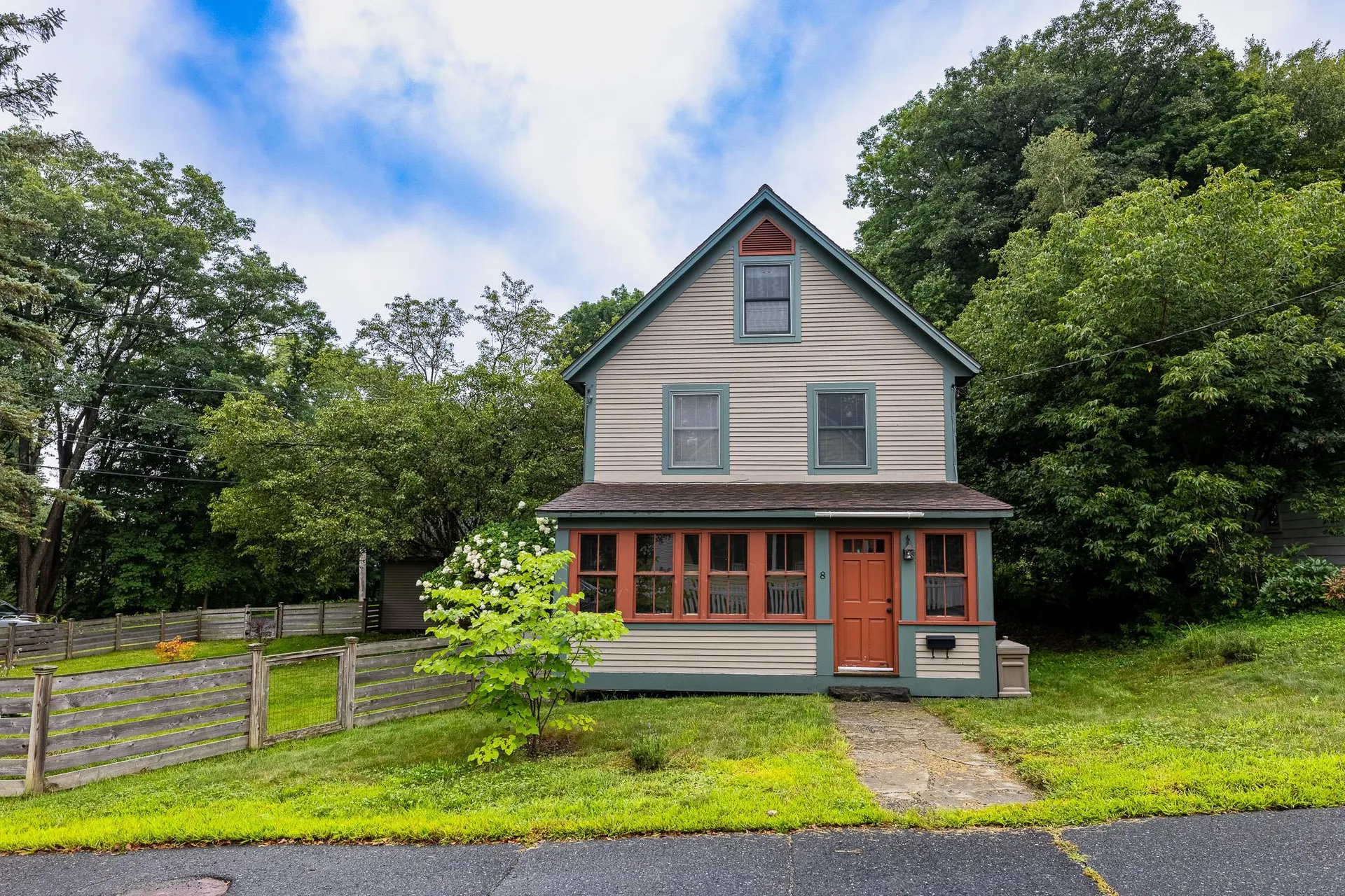 8 Third Avenue Hartford VT 05001