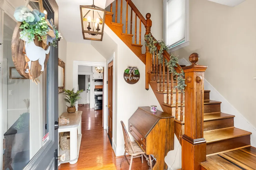 4 Arlington Avenue Nashua NH 03060