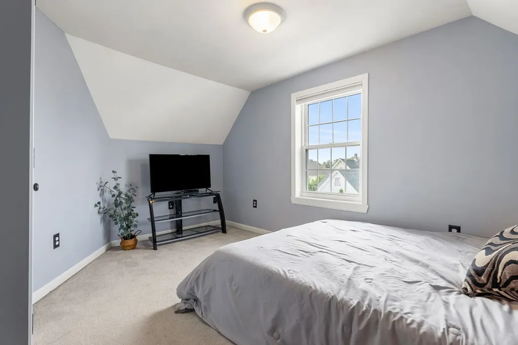 4 Arlington Avenue Nashua NH 03060