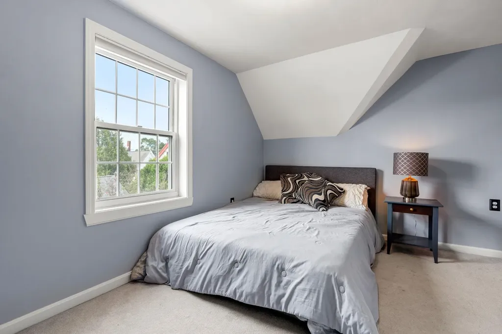 4 Arlington Avenue Nashua NH 03060