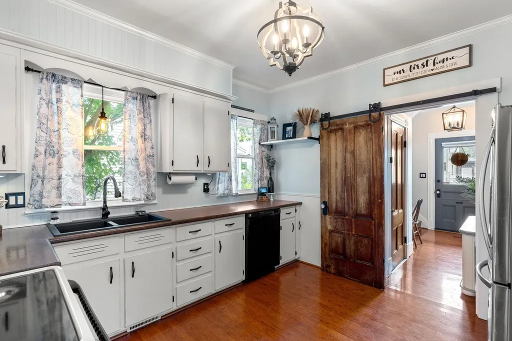 4 Arlington Avenue Nashua NH 03060
