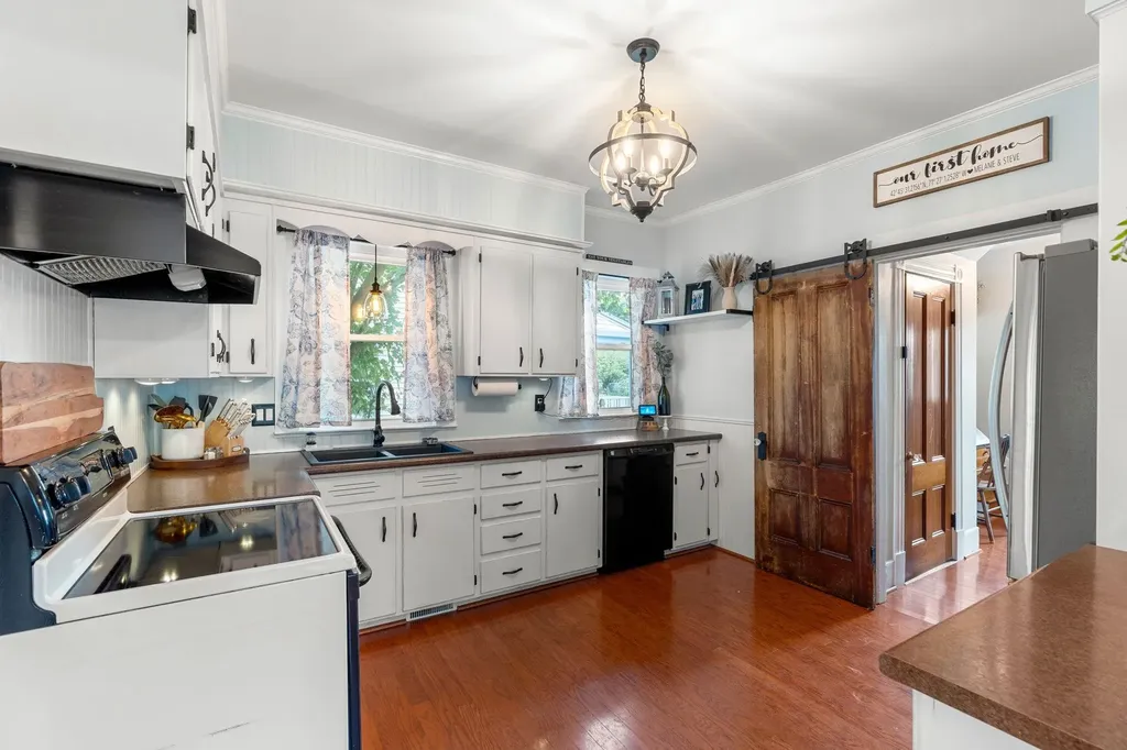4 Arlington Avenue Nashua NH 03060