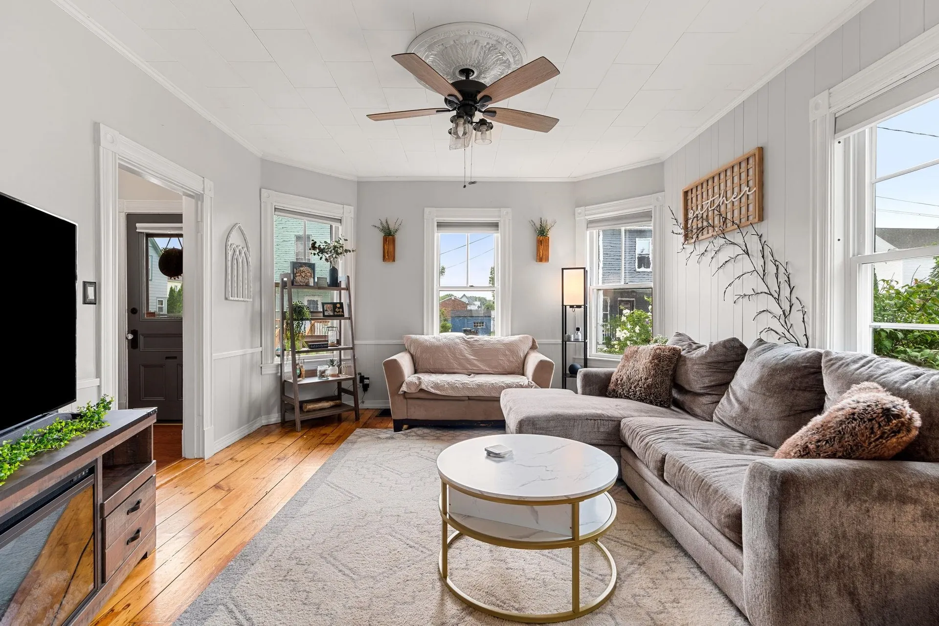 4 Arlington Avenue Nashua NH 03060