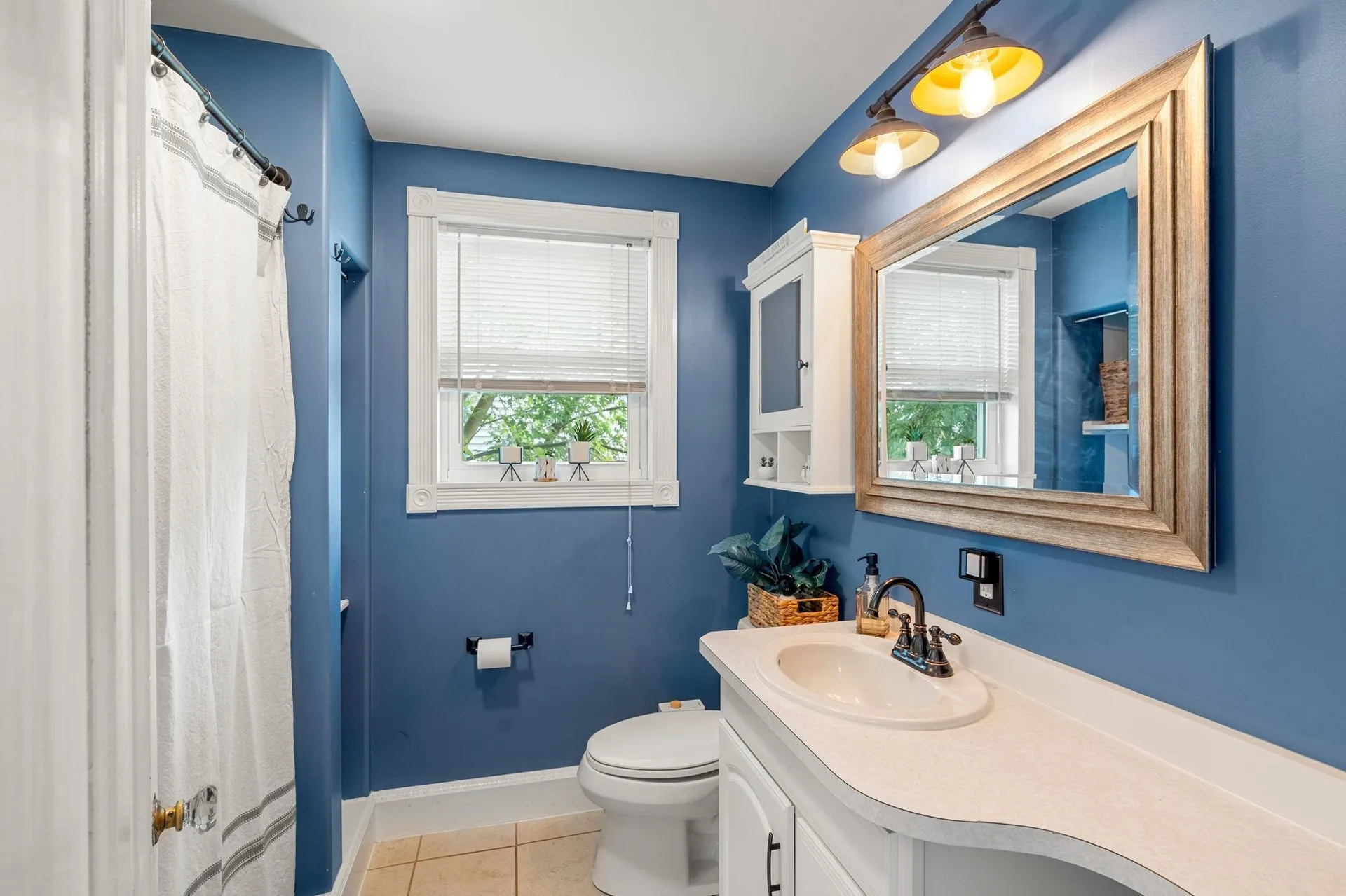 4 Arlington Avenue Nashua NH 03060