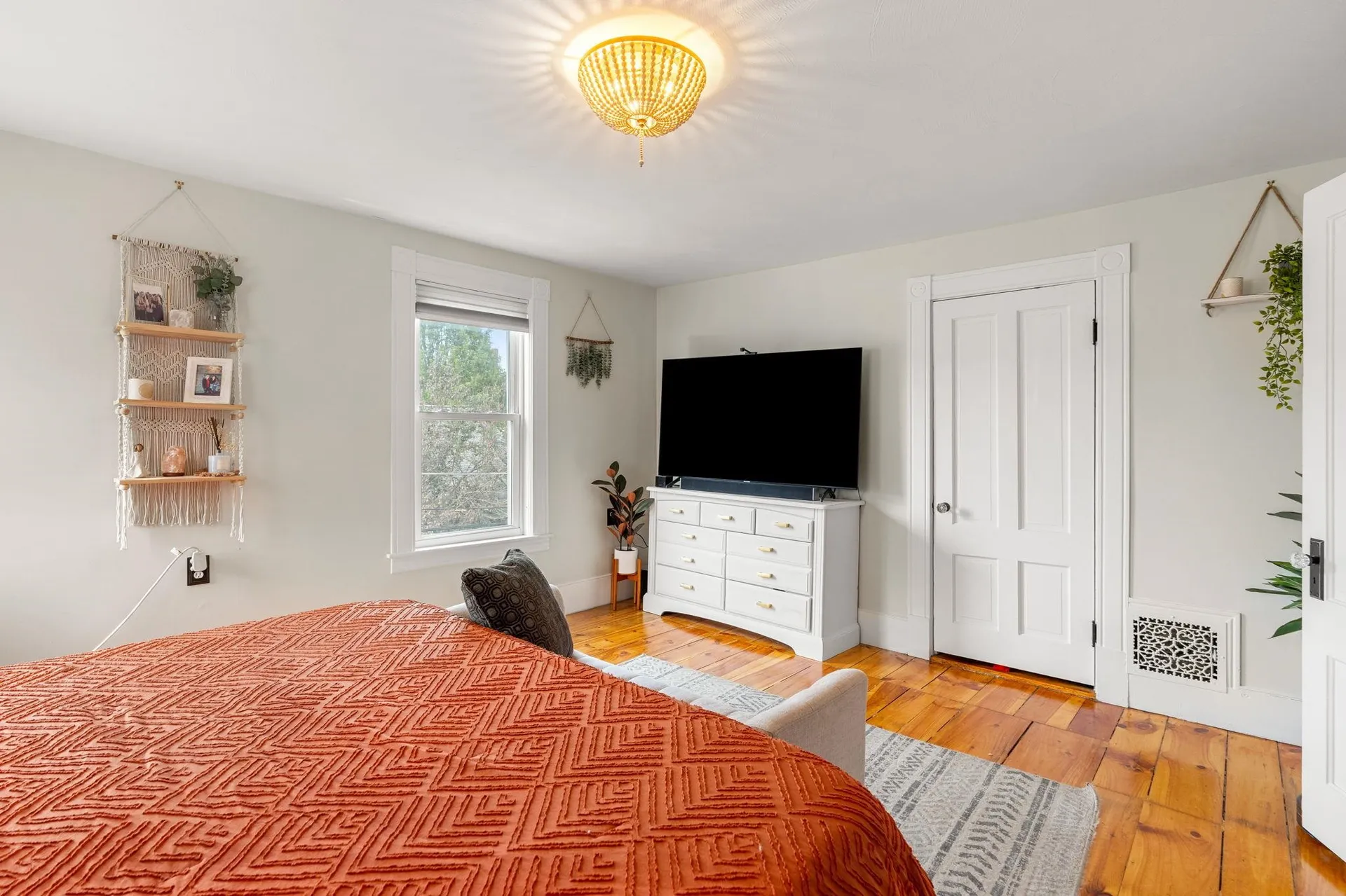 4 Arlington Avenue Nashua NH 03060