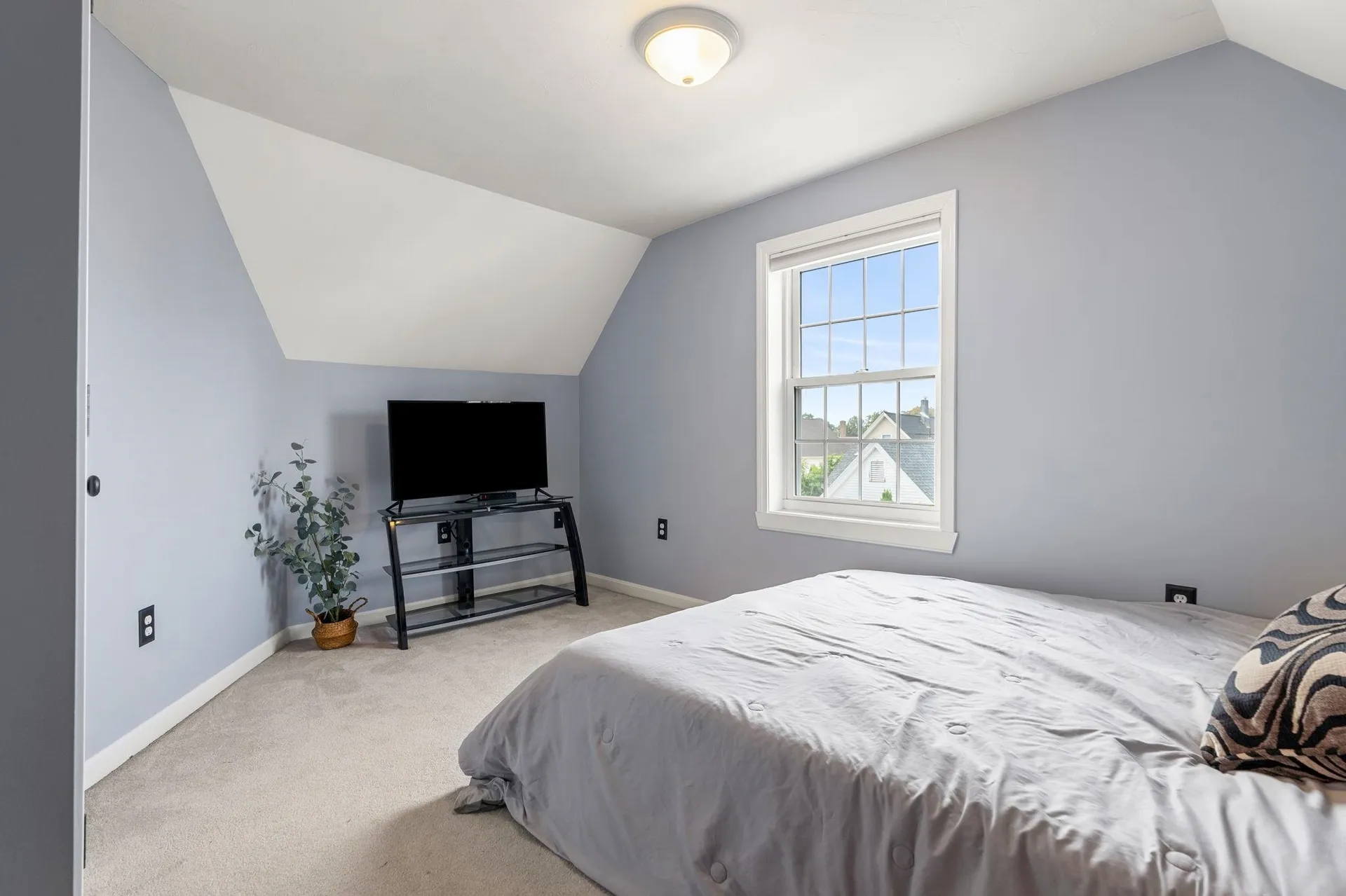 4 Arlington Avenue Nashua NH 03060