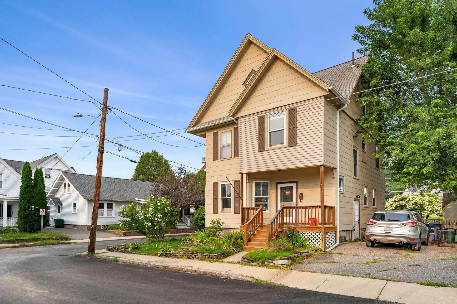 4 Arlington Avenue Nashua NH 03060