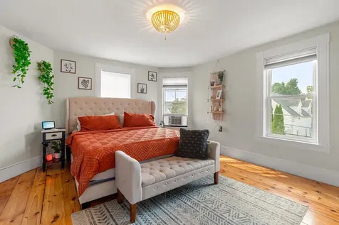 4 Arlington Avenue Nashua NH 03060