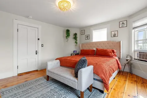 4 Arlington Avenue Nashua NH 03060