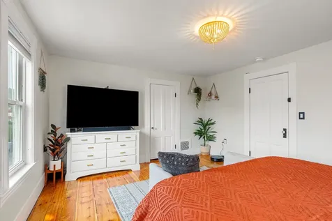 4 Arlington Avenue Nashua NH 03060