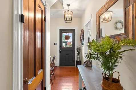 4 Arlington Avenue Nashua NH 03060
