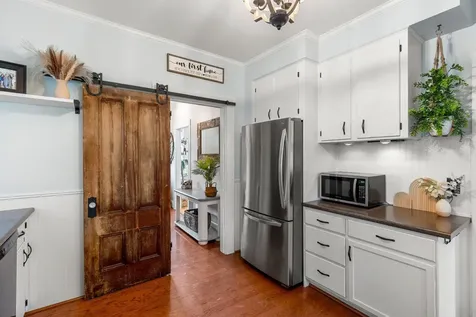 4 Arlington Avenue Nashua NH 03060