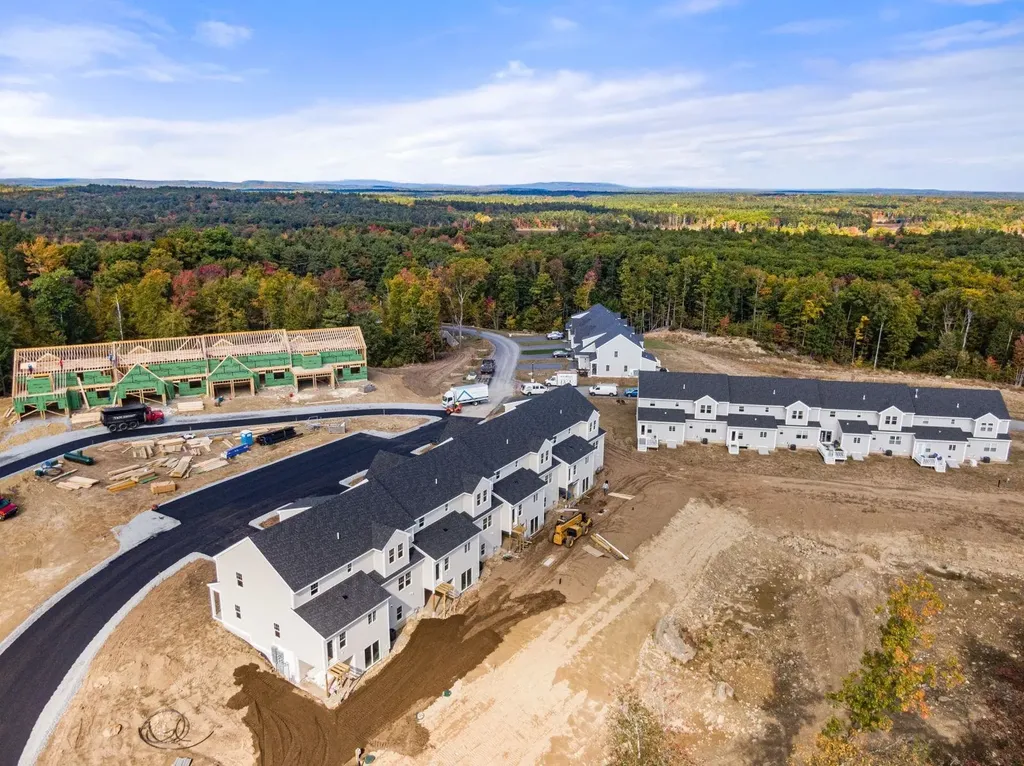 32 Driftwood Circle Sandown NH 03873