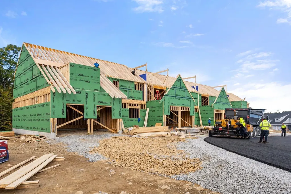 32 Driftwood Circle Sandown NH 03873