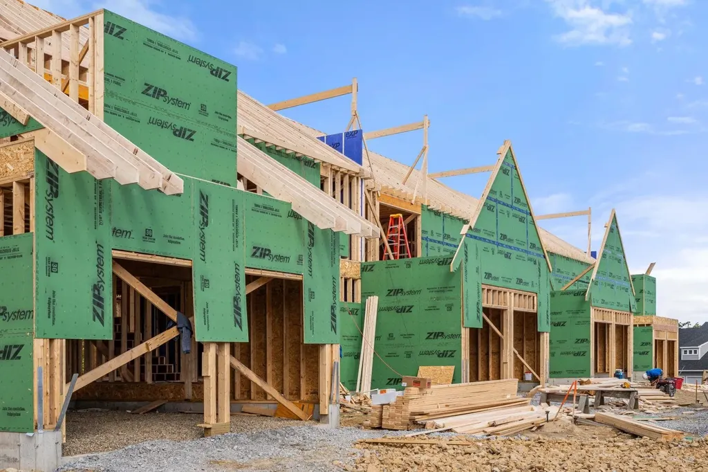 32 Driftwood Circle Sandown NH 03873