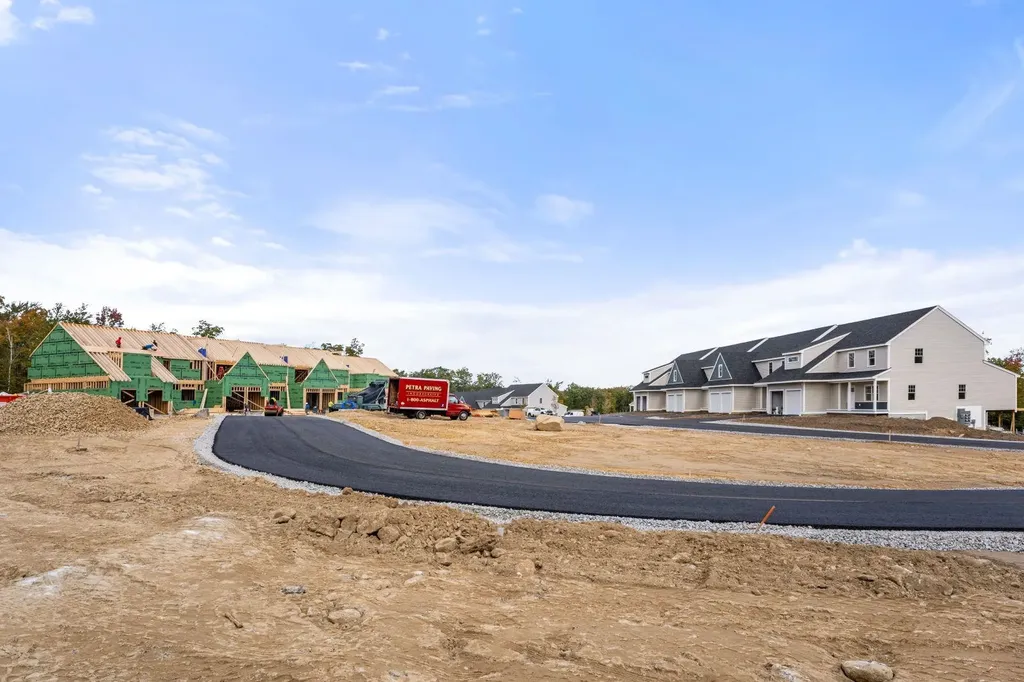 32 Driftwood Circle Sandown NH 03873