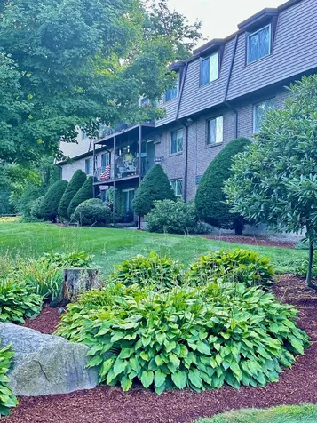 2 Silvestri Circle Derry NH 03038-1355