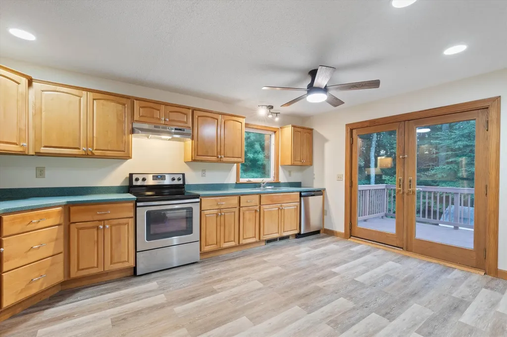 28 Hollings Drive Webster NH 03303