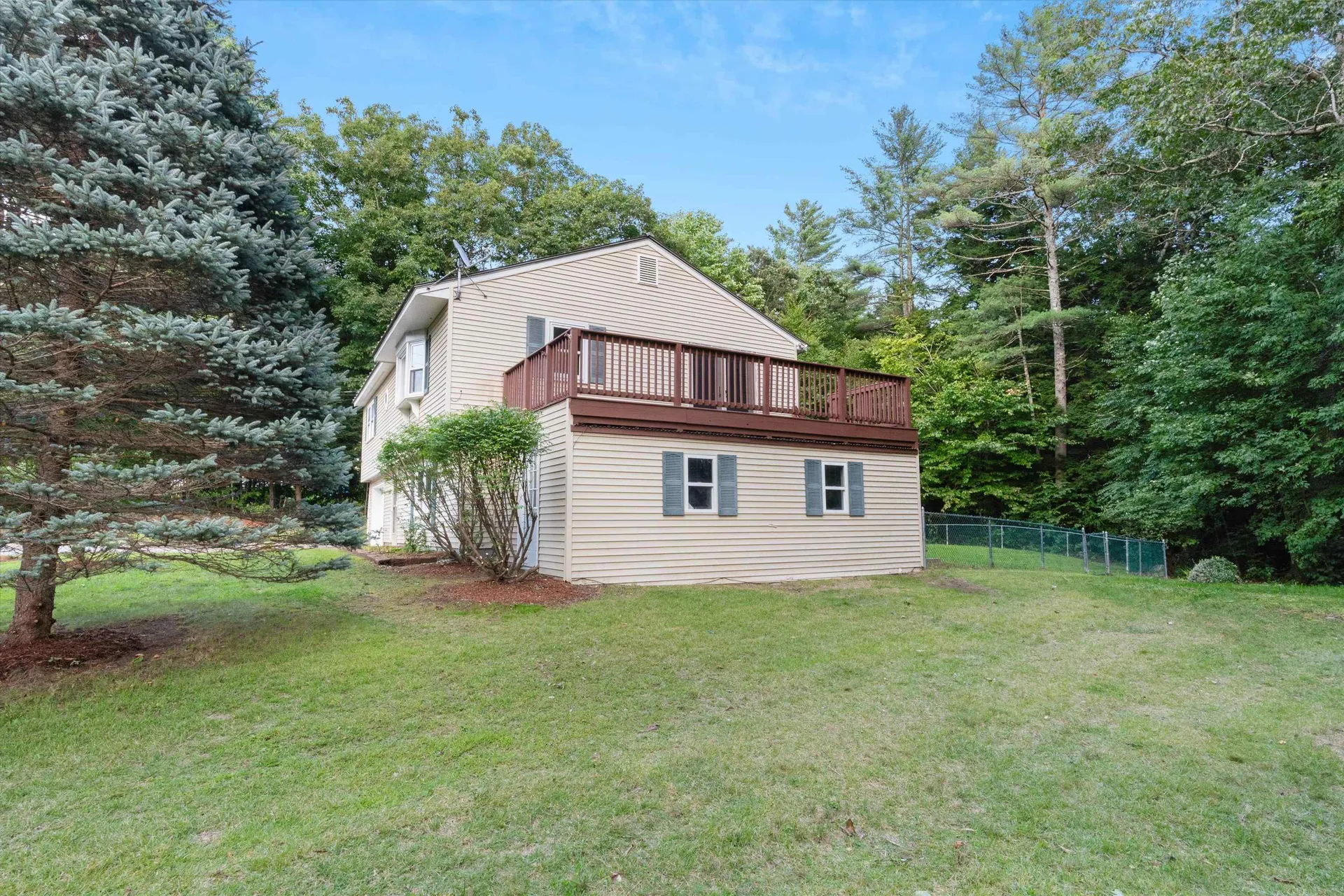 28 Hollings Drive Webster NH 03303