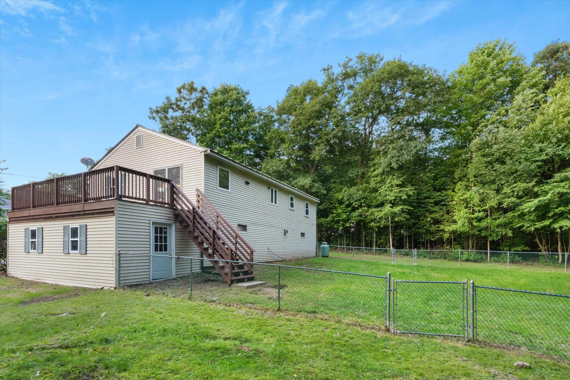 28 Hollings Drive Webster NH 03303