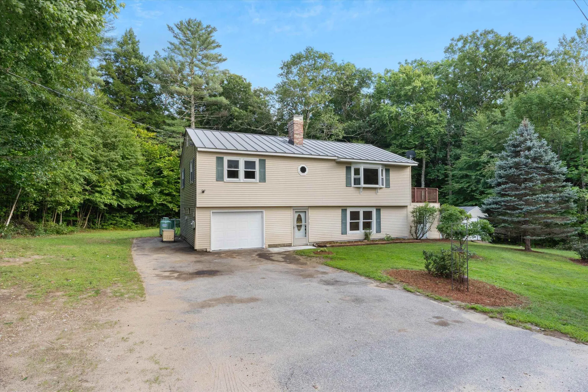 28 Hollings Drive Webster NH 03303