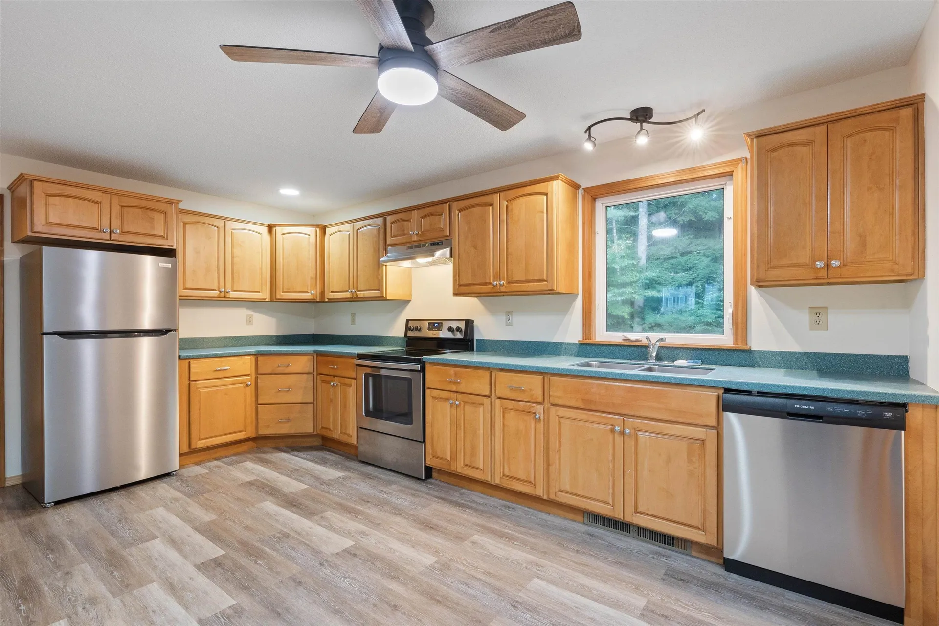 28 Hollings Drive Webster NH 03303